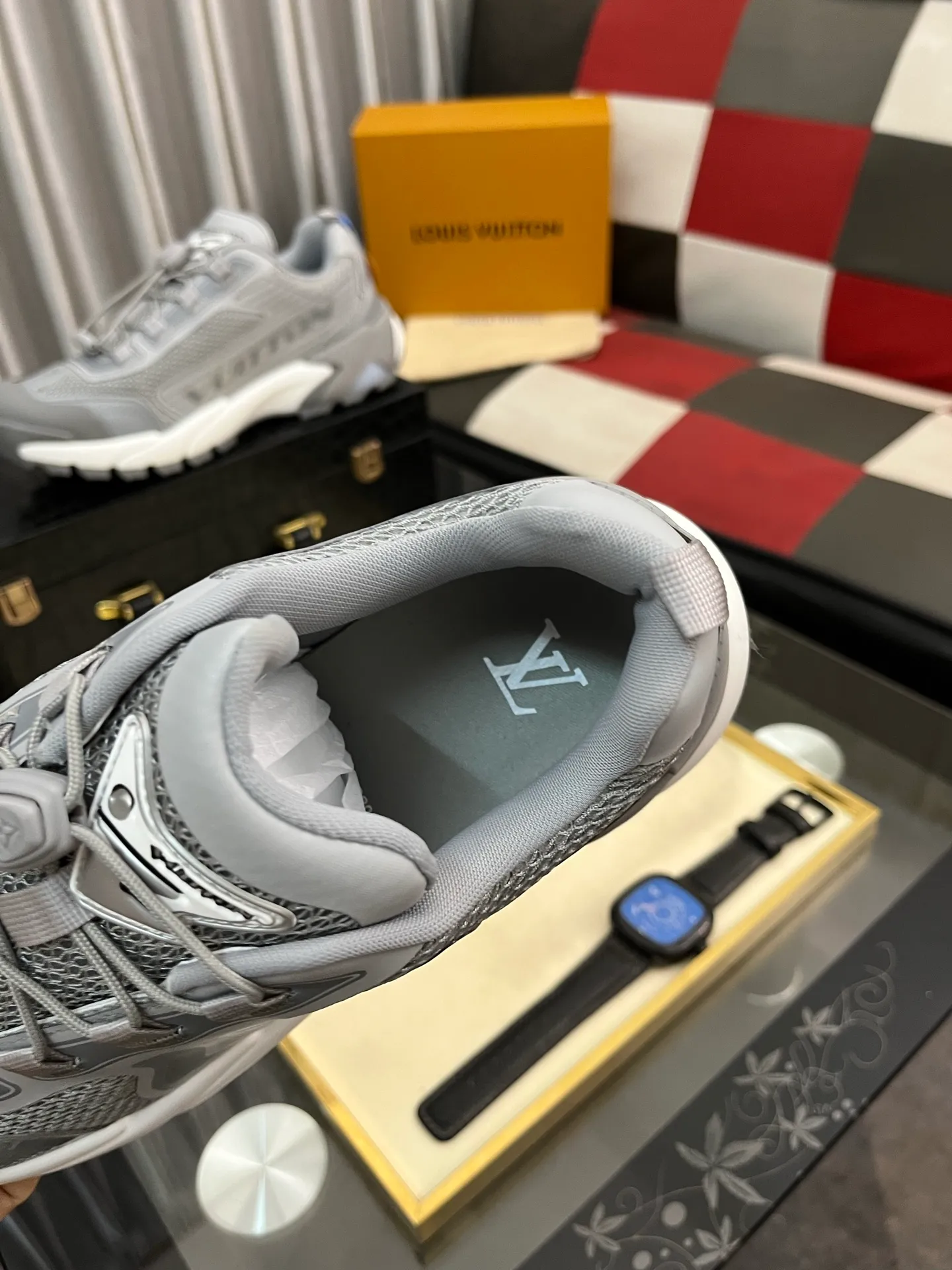 Men's shoes 💰780⌚️⌚️Top version [LOUIS VUITTON] Couple 🧑‍🤝‍🧑 Craftsman style Counter series (original order) New style 🍀LV Louis Vuitton - Top version LV classic high-top trendy shoes! Made of imported original craft calfskin, original breathable lining, and original wear-resistant, lightweight, high-end TPU outsole! High quality products! Code number: 36-457️⃣Colors available